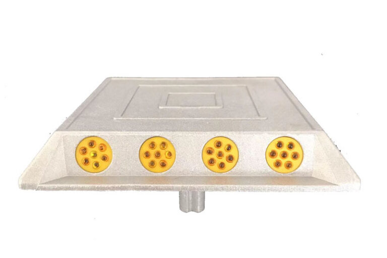 Aluminum road stud with 4 groups of yellow glass bead reflectors
